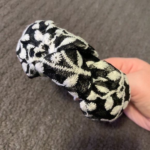 Embroidered Black and Cream Headband - Picture 2 of 2